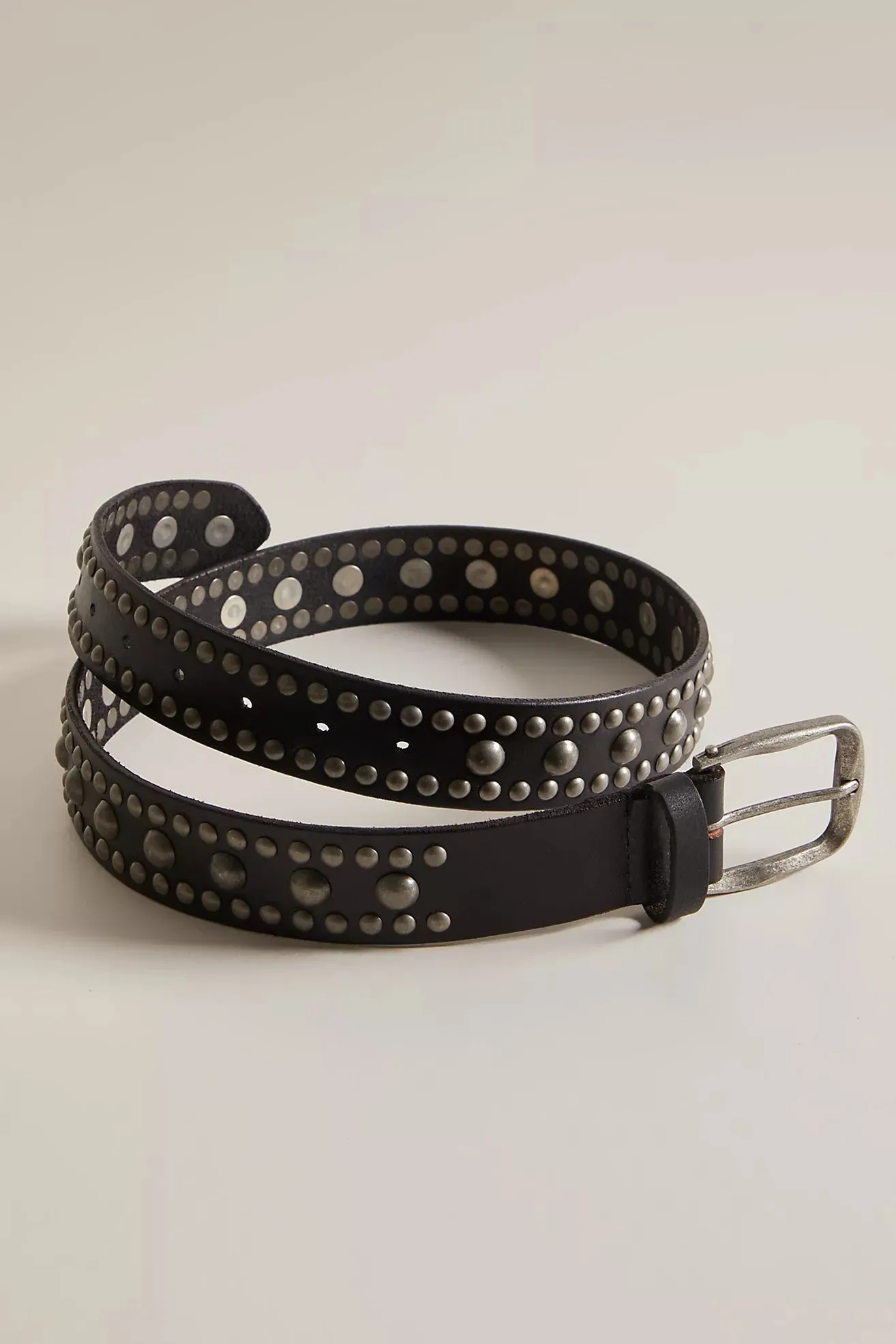 Stylish Sola Studded Belt for Fashionable Outfits